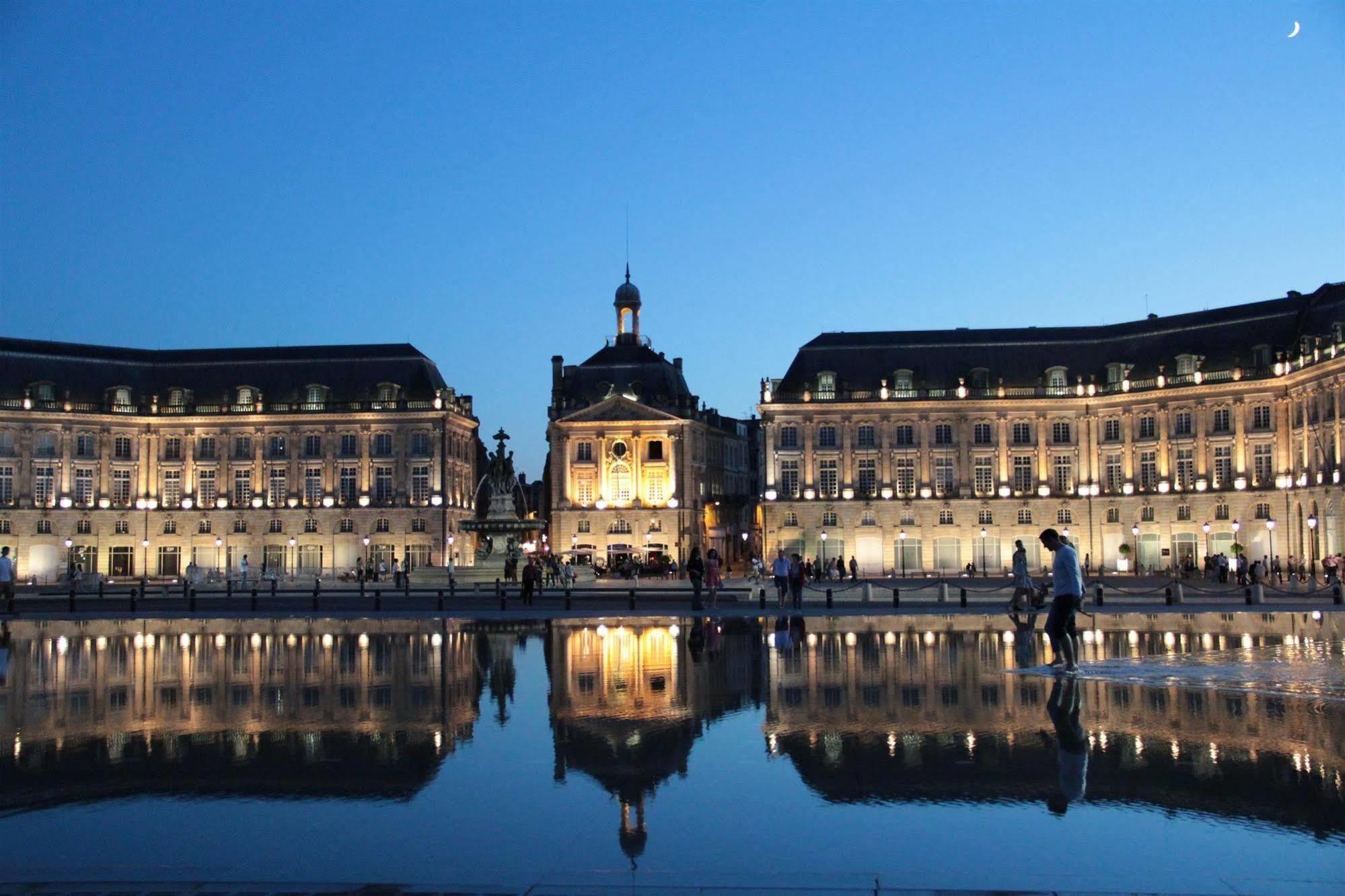 Campanile Bordeaux Nord - Le Lac Hotel Eksteriør billede